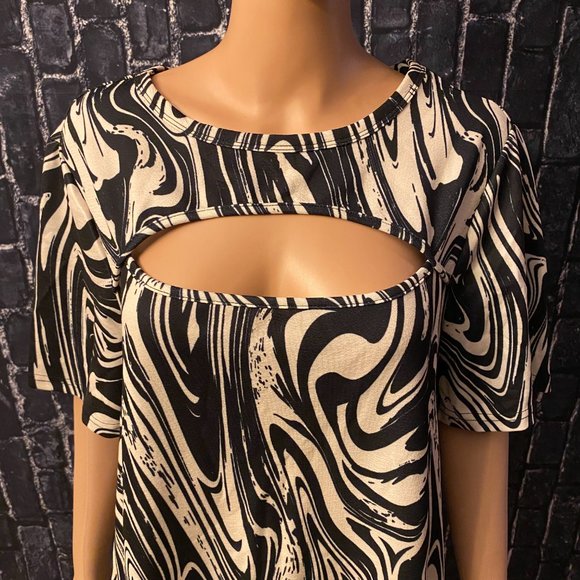 CUT IT OUT - Picture 5 of 5